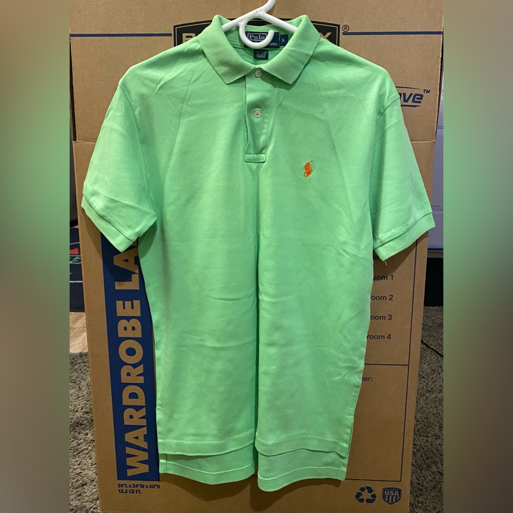 Polo Ralph Lauren
Men’s Soft Cotton Polo Shirt.